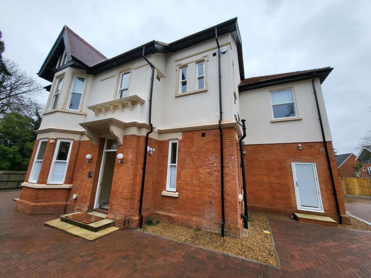 Sands House - Luxury Modern Studios With Secure Parking In Epsom, Surrey 외부 사진