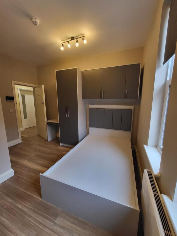 Sands House - Luxury Modern Studios With Secure Parking In Epsom, Surrey 객실 사진