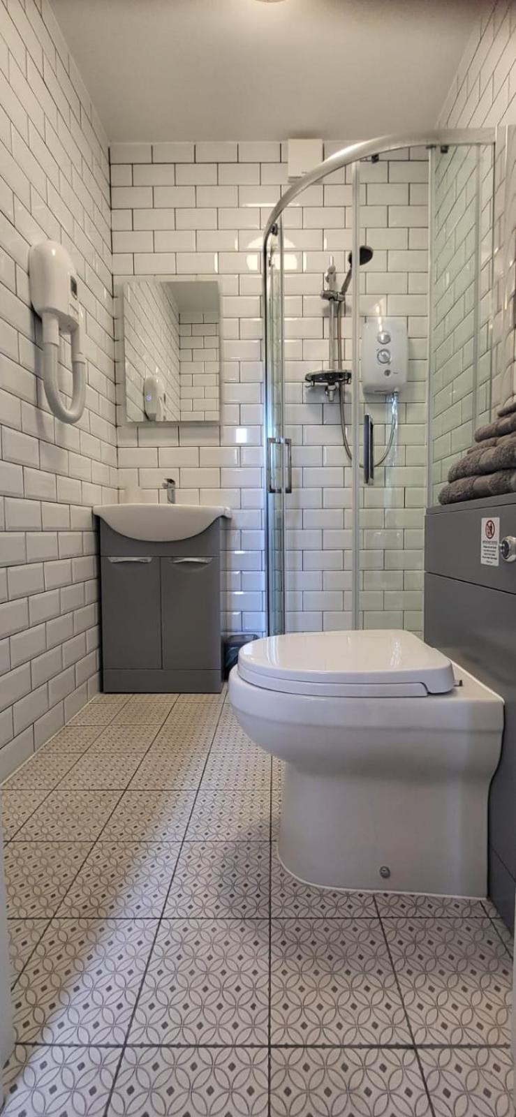 Sands House - Luxury Modern Studios With Secure Parking In Epsom, Surrey 객실 사진