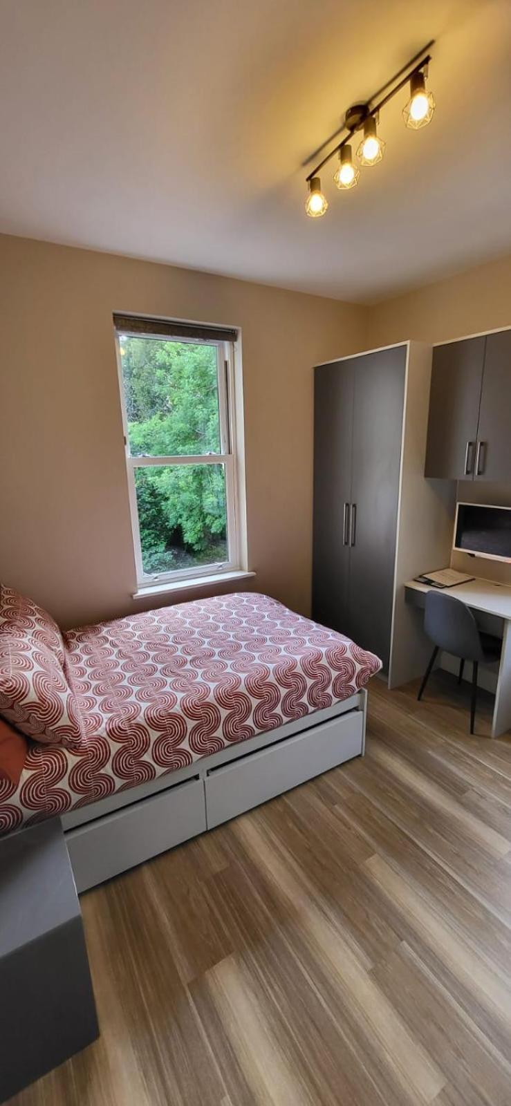 Sands House - Luxury Modern Studios With Secure Parking In Epsom, Surrey 외부 사진