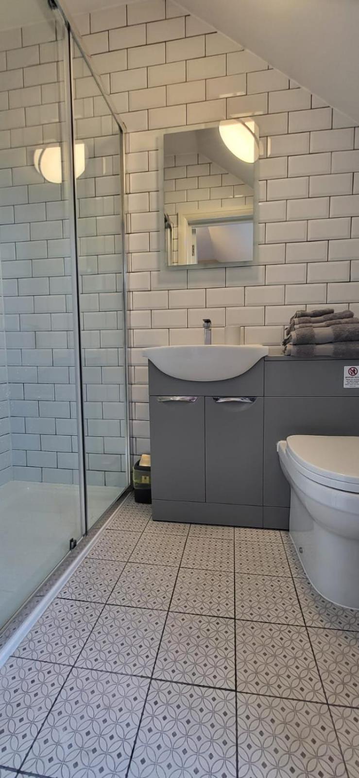 Sands House - Luxury Modern Studios With Secure Parking In Epsom, Surrey 객실 사진